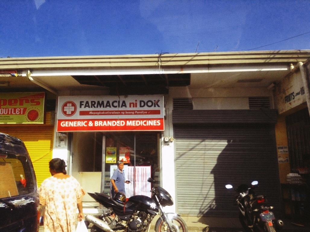 farmacia ni doc in tacloban city after typhoon yolanda