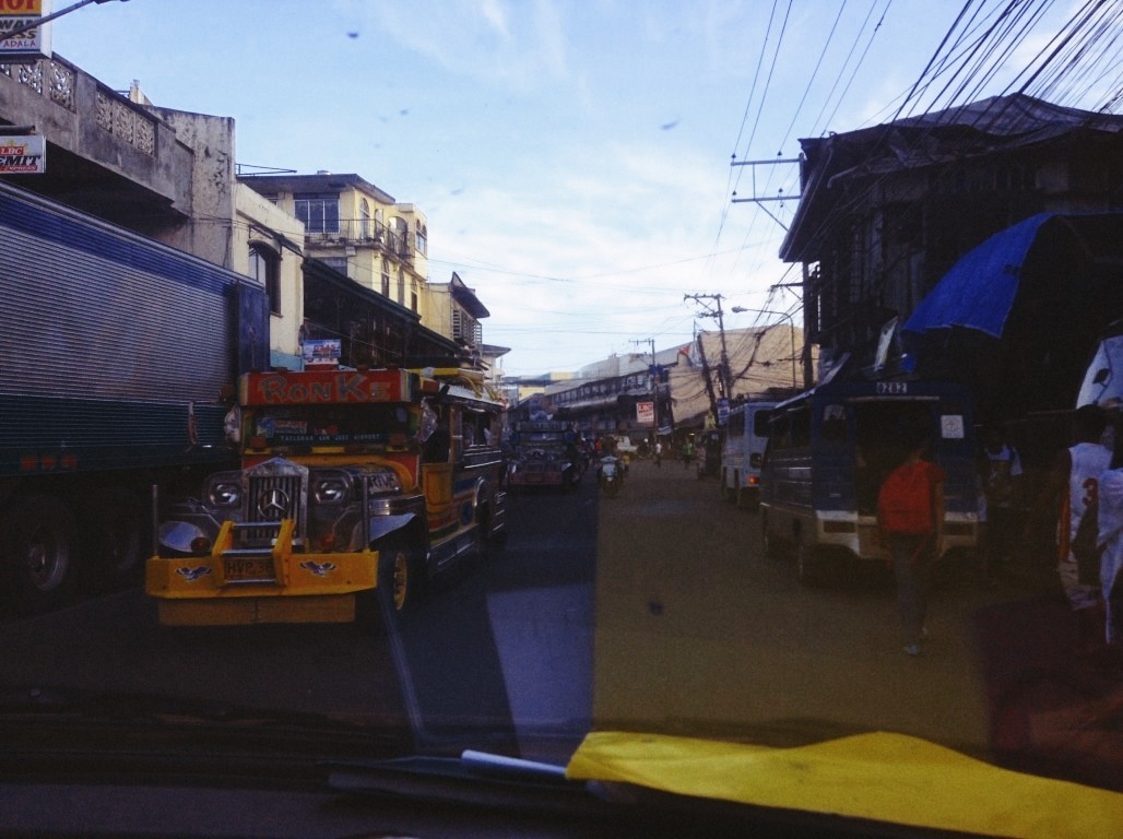 traffic in mid afternoon tacloban after typhoon yolanda