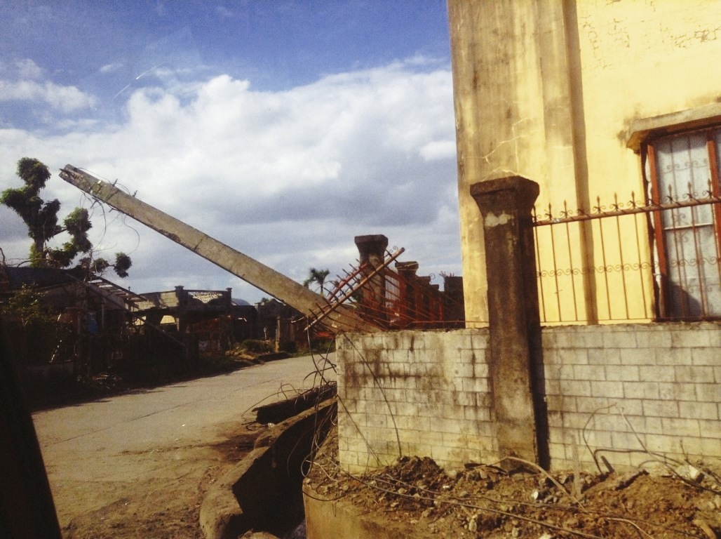 posts in V&G tacloban City after typhoon yolanda